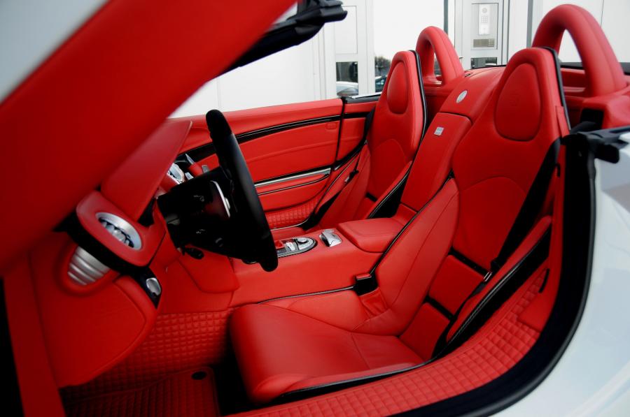 Интерьер Mercedes-Benz SLR McLaren Roadster by Brabus (R199) 2008 года  (фото 28 из 61)